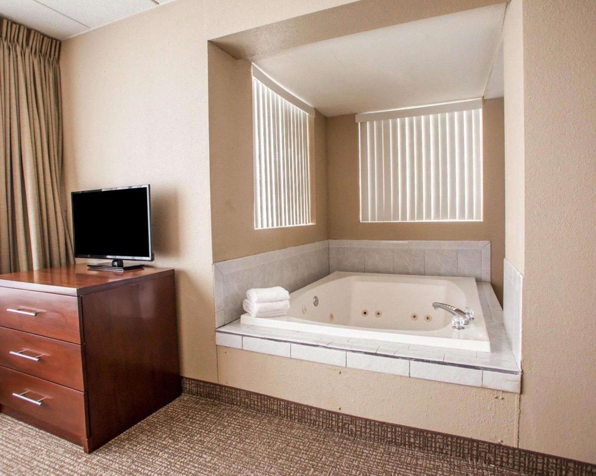Quality Inn & Suites Orland Park - Chicago Екстер'єр фото